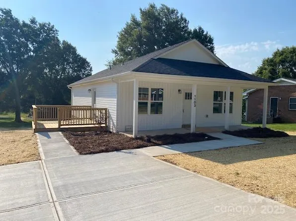 1103 Adams St, Statesville, NC 28677