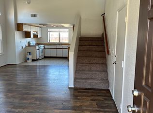 2050 E Chelsea Ct, Visalia, CA 93292