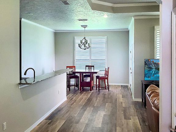5th image of 2204 Amanda Ln