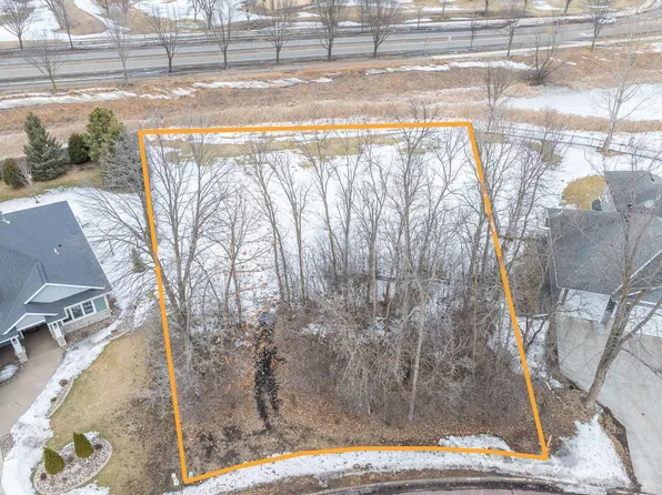 128 Oak Marsh Dr, Mankato, MN 56001