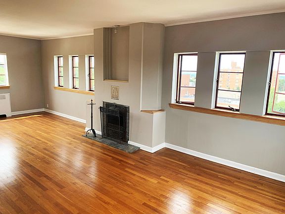 4th image of 2380 Euclid Heights Blvd