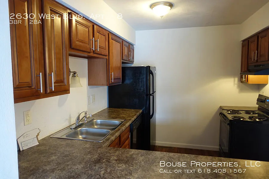 Bouse Apartment Homes — Photo 3
