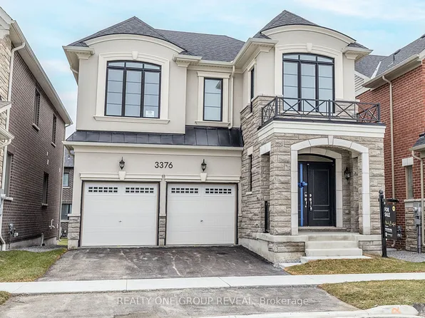 3376 Marchington Sq, Pickering, ON L1X 0N1