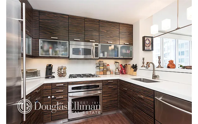Rented by Douglas Elliman | media 8