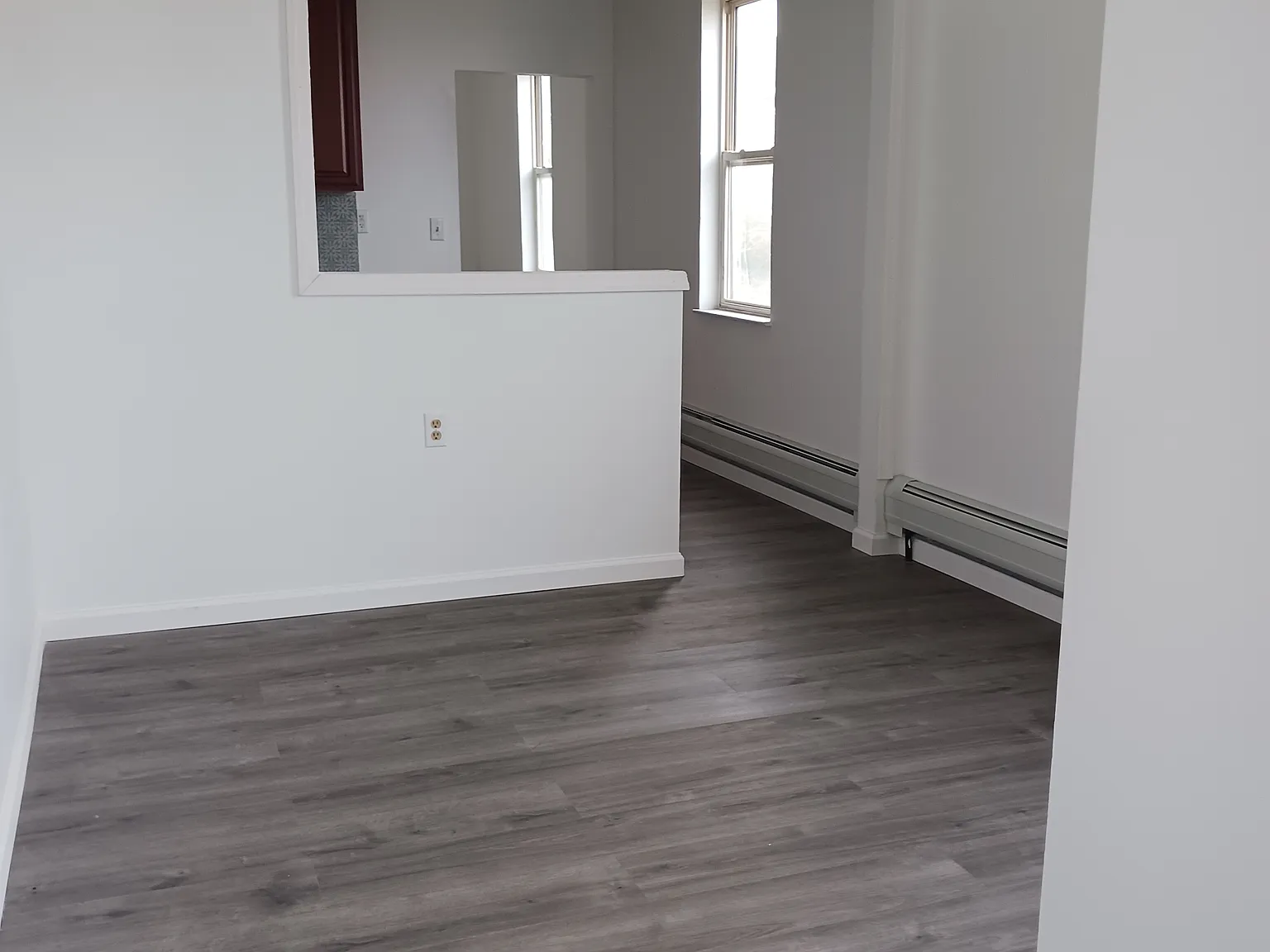 32 Bay Ave — Photo 3
