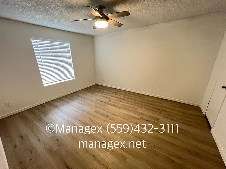 6035 N College Ave #B — Photo 10