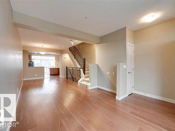 3rd image of 1621 Cunningham Way SW