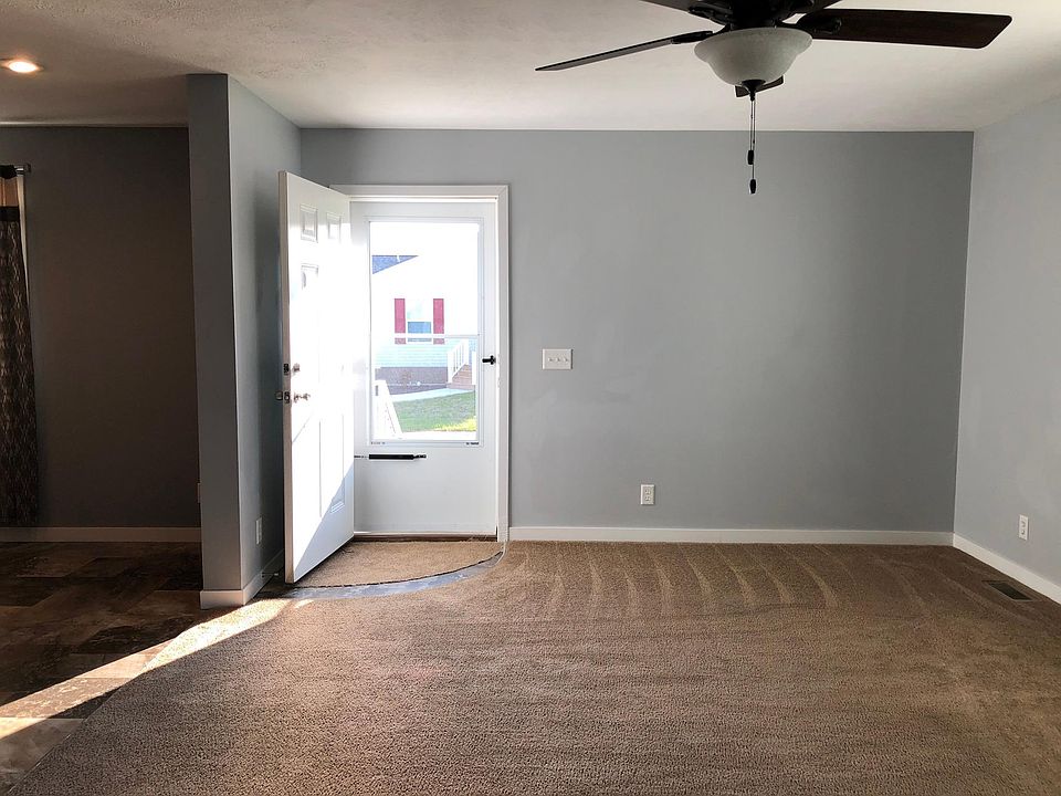 2nd image of 560 Bowline Blvd