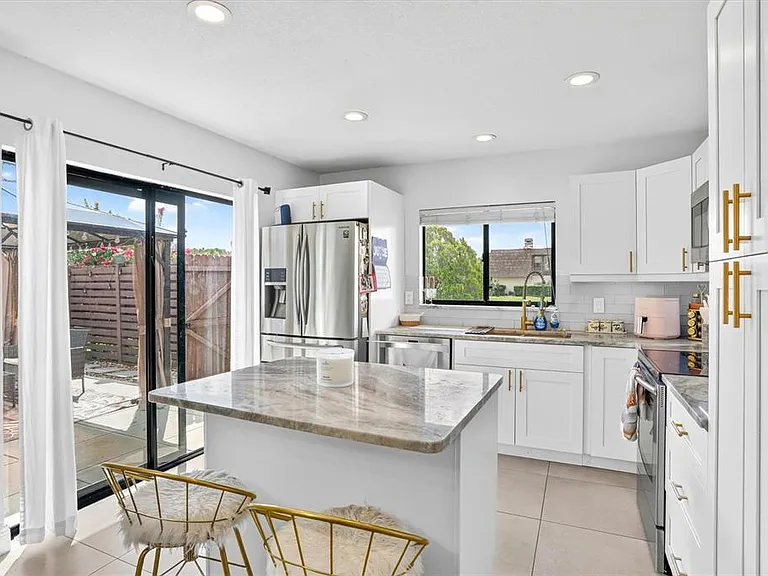 15317 W Pond Woods Dr #103 — Photo 12