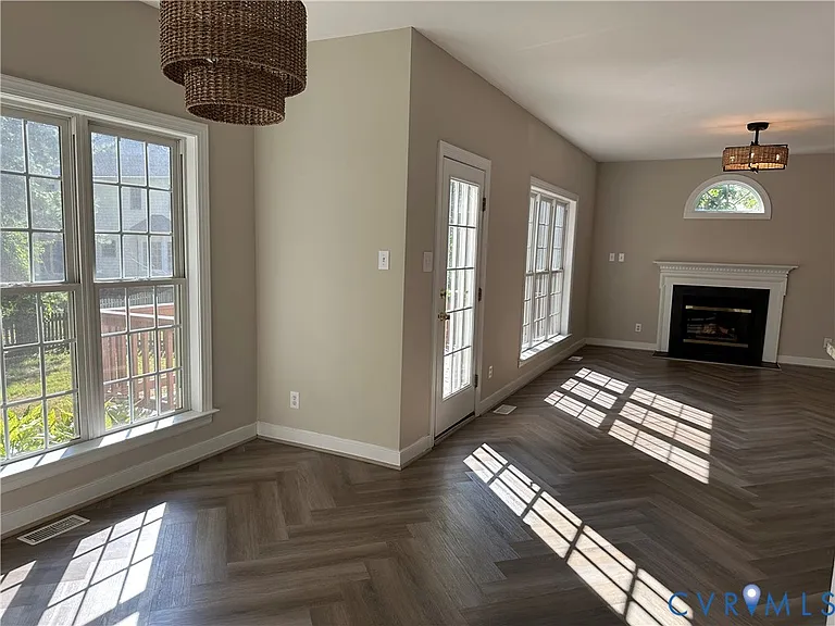 5219 Scotsglen Dr — Photo 16