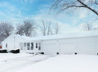 427 N Stewart St, Geneseo, IL 61254