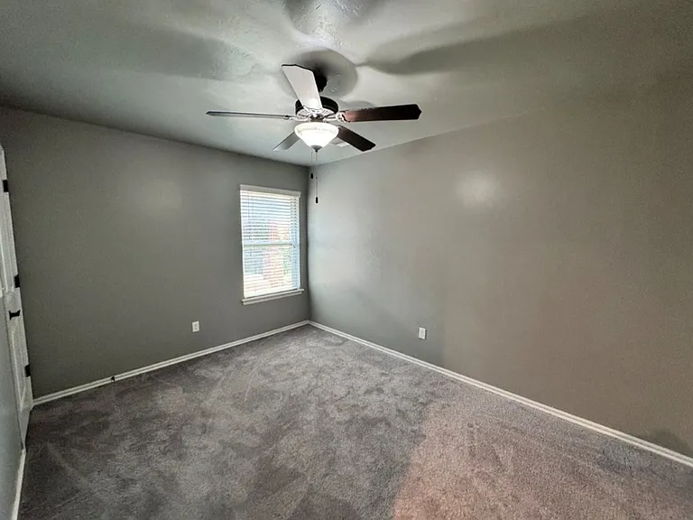 4725 Pyrope Ln — Photo 9