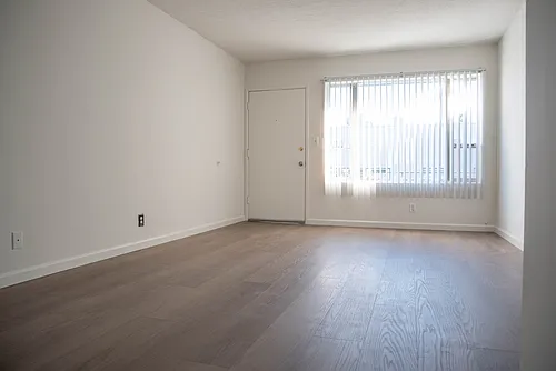 118 N Normandie Ave #9 Photo 1