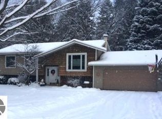 2203 Aspen Dr, Traverse City, MI 49686