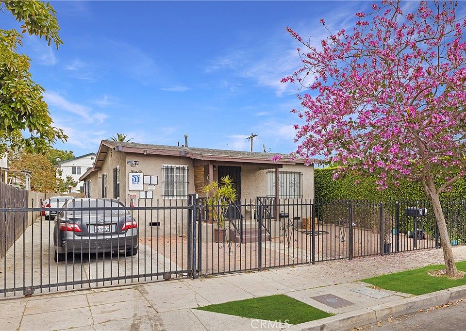 1st image of 907 E 109th Pl