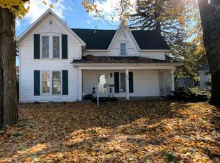 205 W 6th St, Clare, MI 48617