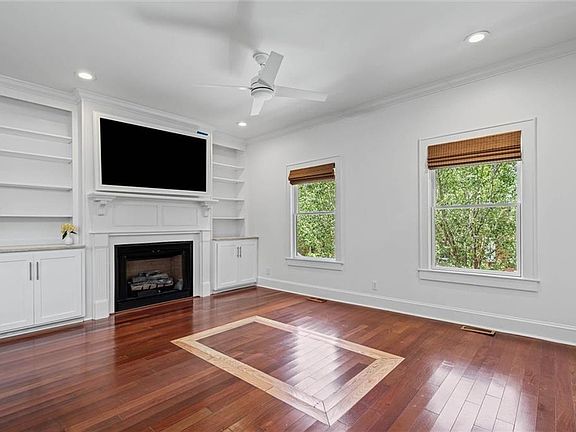 3rd image of 1100 Bristol Ct