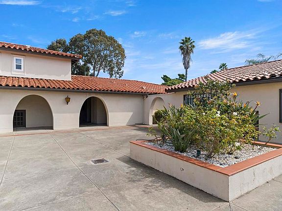 4th image of 12238 Rancho Bernardo Rd #A