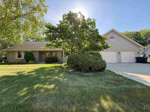 3259 Thames Ln, Janesville, WI 53546