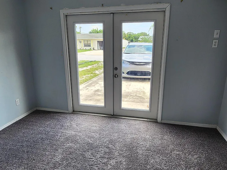 2802 NE Spruce Ridge Ave — Photo 1