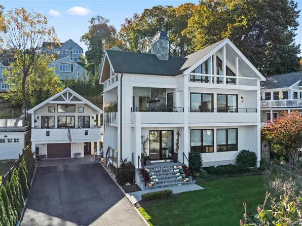 521 Adams Street, Centerport, NY 11721