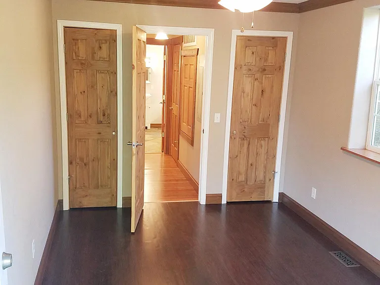 121 S University Ave — Photo 16