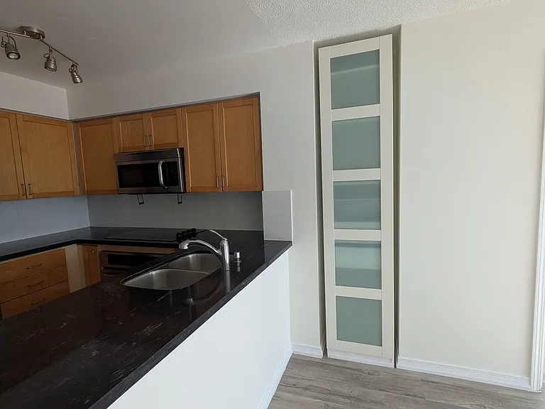 30 Harrison Garden Blvd #1906 — Photo 15