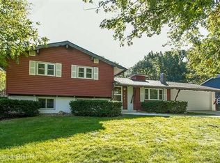 1641 68th St, Windsor Heights, IA 50324