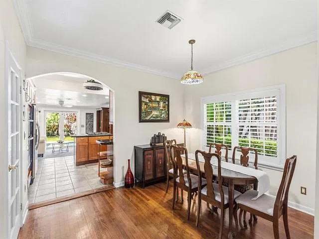 3 bed, 2.0 bath, $6,400 — Photo 4