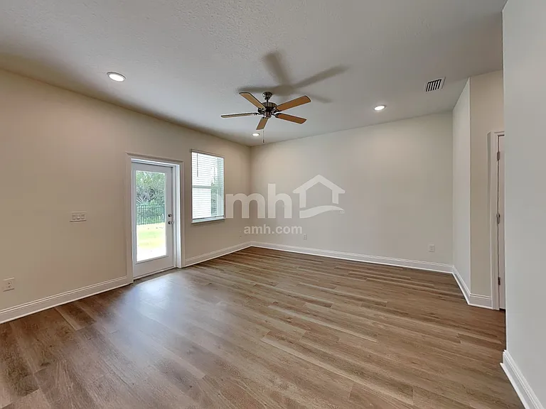 5696 Oesterle Rd — Photo 6