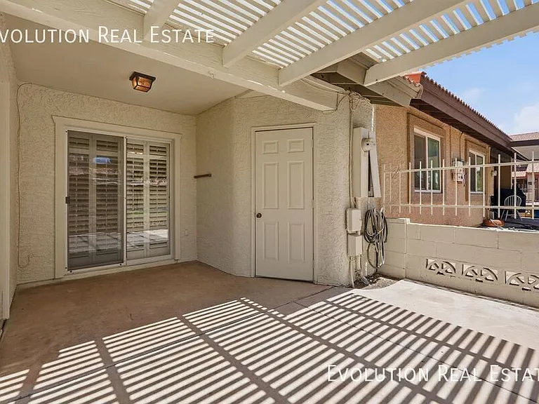 2329 N Recker Rd #86 — Photo 33