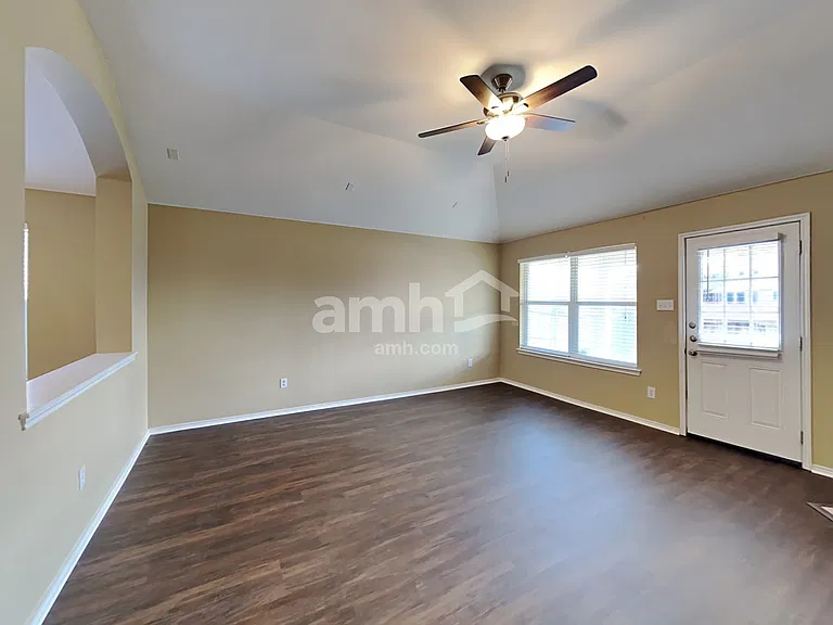 15500 Yarberry Dr — Photo 7