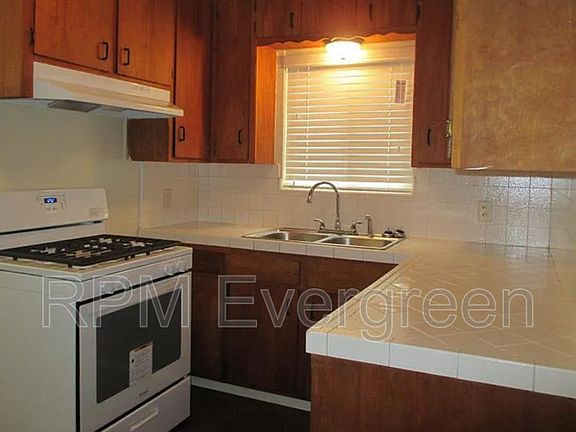 4th image of 1030 W Murray Ave APT B