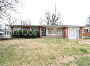 2 Thackery Ct, Florissant, MO