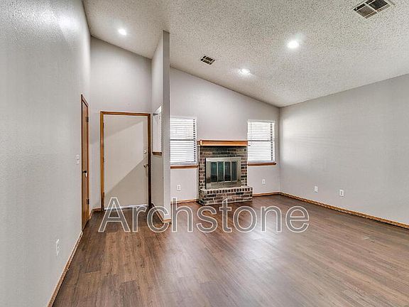 2nd image of 304 NW 118th St