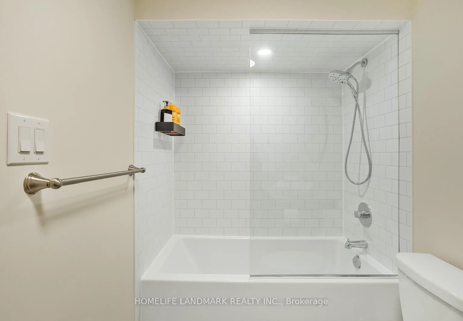 3 bed, $3,200 — Photo 2