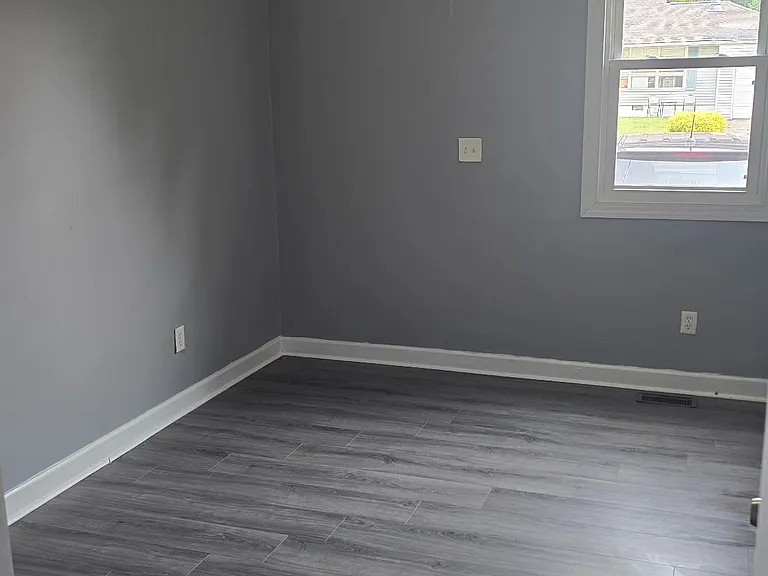 14 Eastmoreland Dr — Photo 8