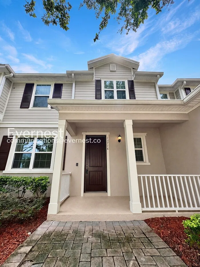 3 bed, 2.5 bath, 1900 sqft, $2,995 — Photo 1