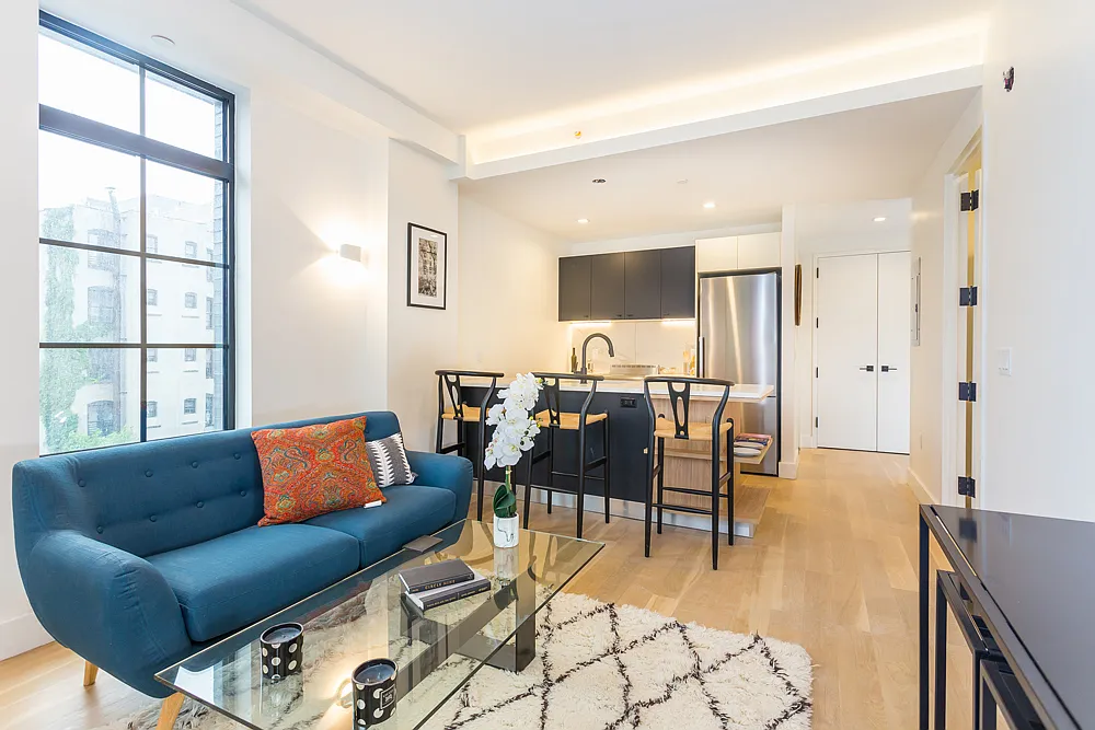 Building Photo - 25 Bruckner Blvd #4G