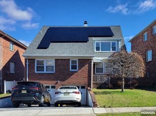 35 E Edsall Ave, Palisades Park, NJ