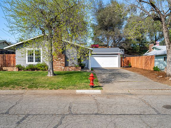 3rd image of 1958 Vale Dr