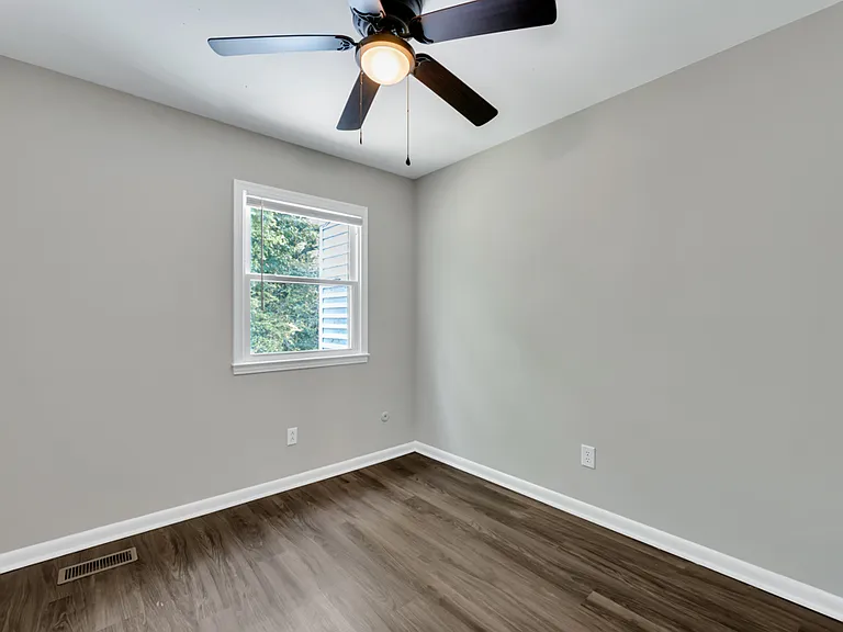 413 Longleaf Rd — Photo 23