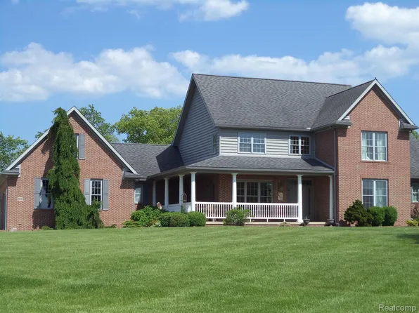 9618 Fawnwood Dr, Carleton, MI 48117