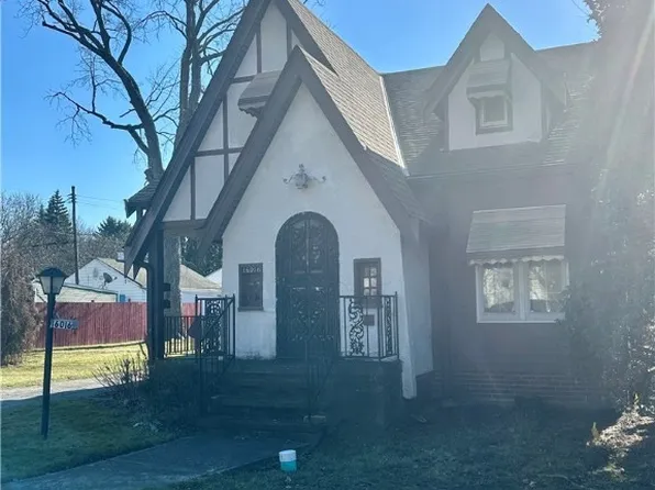 16016 S Lotus Dr, Cleveland, OH 44128