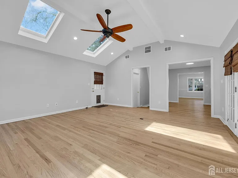 1430 Kearney Dr — Photo 16