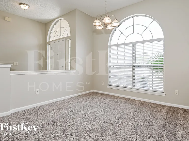 2352 Longmont Dr — Photo 5
