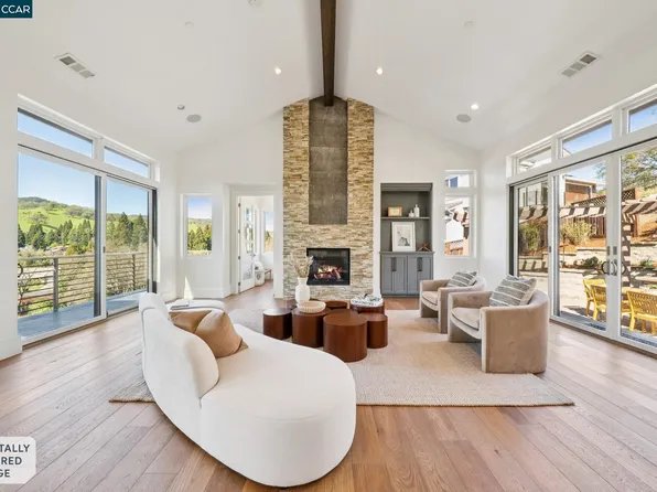 120 Arbor View Ln, Lafayette, CA 94549