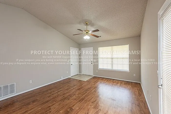 3085 W Woodridge Dr — Photo 3