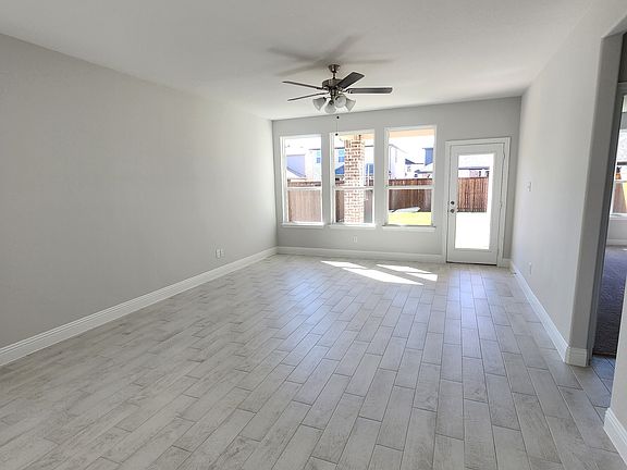 5th image of 1001 Portina Dr
