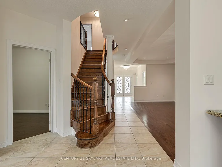 94 Bayhampton Dr #UPSTAIRS — Photo 12